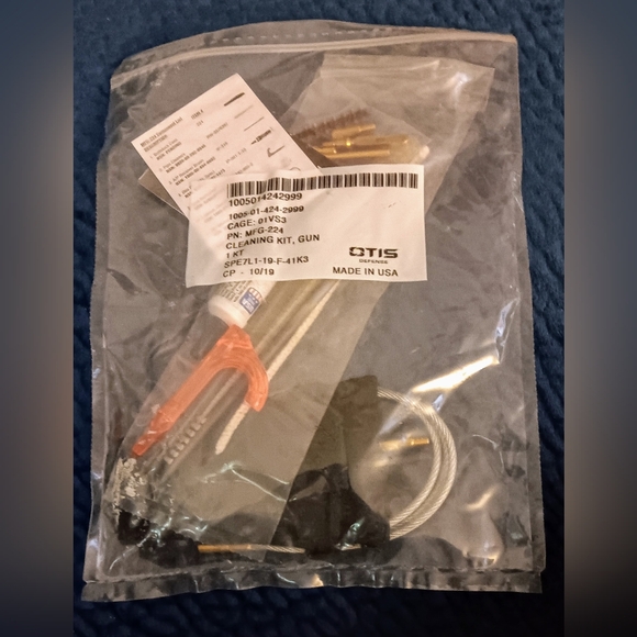 Otis Cleaning Kit, Gun  Military Version NSN 1005-01-424-2999 - Picture 12 of 16